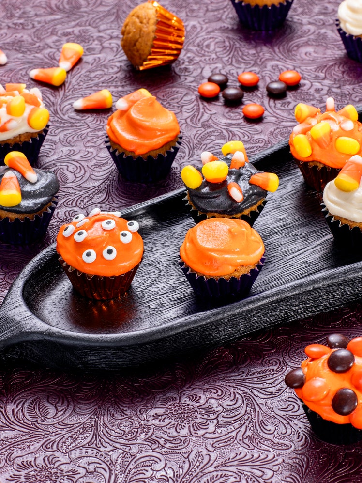 Fun-Size Halloween Cupcakes